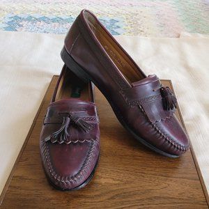 Bass Weejuns Kiltie Tassel Loafers in Wine Colored Leather.  Size 10.5-D, EUC.